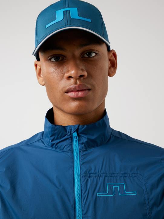 Ash Light Packable Golf Vest Majolica Blue Men J.Lindeberg Clothing 66XF2493 - Image 4