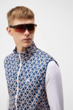 Ash Light Packable Print Vest Estate Blue Diamond Men J.Lindeberg Clothing 66XF679 - Image 3