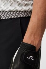 Somle Shorts Black Men J.Lindeberg Clothing 66XF404 - Image 4